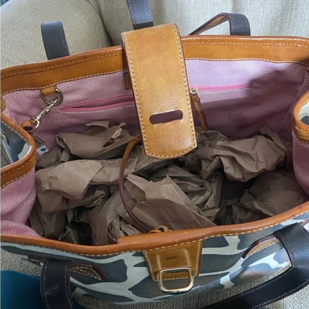 Dooney & Bourke Black, Cream & Tan Giraffe-Print Shoulder Bag - Picture 12 of 15